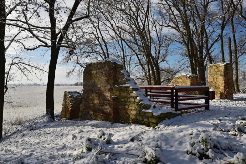 Zřícenina Zámku Neulust, Czech Republic (Czechia)